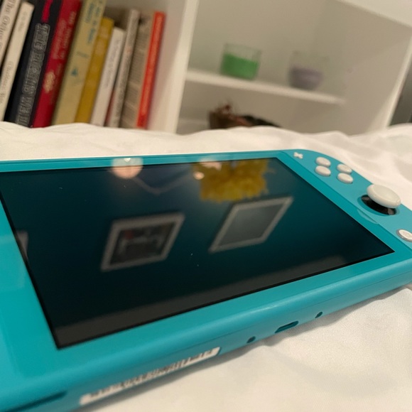 Nintendo Switch Lite w/Case + Animal Crossing New Horizons - Picture 9 of 15